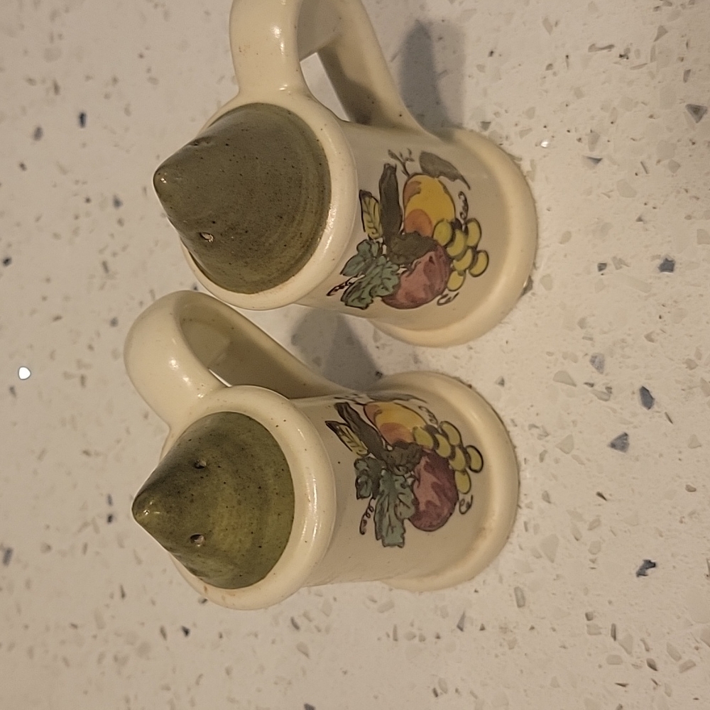Metlox Salt and pepper shakers
